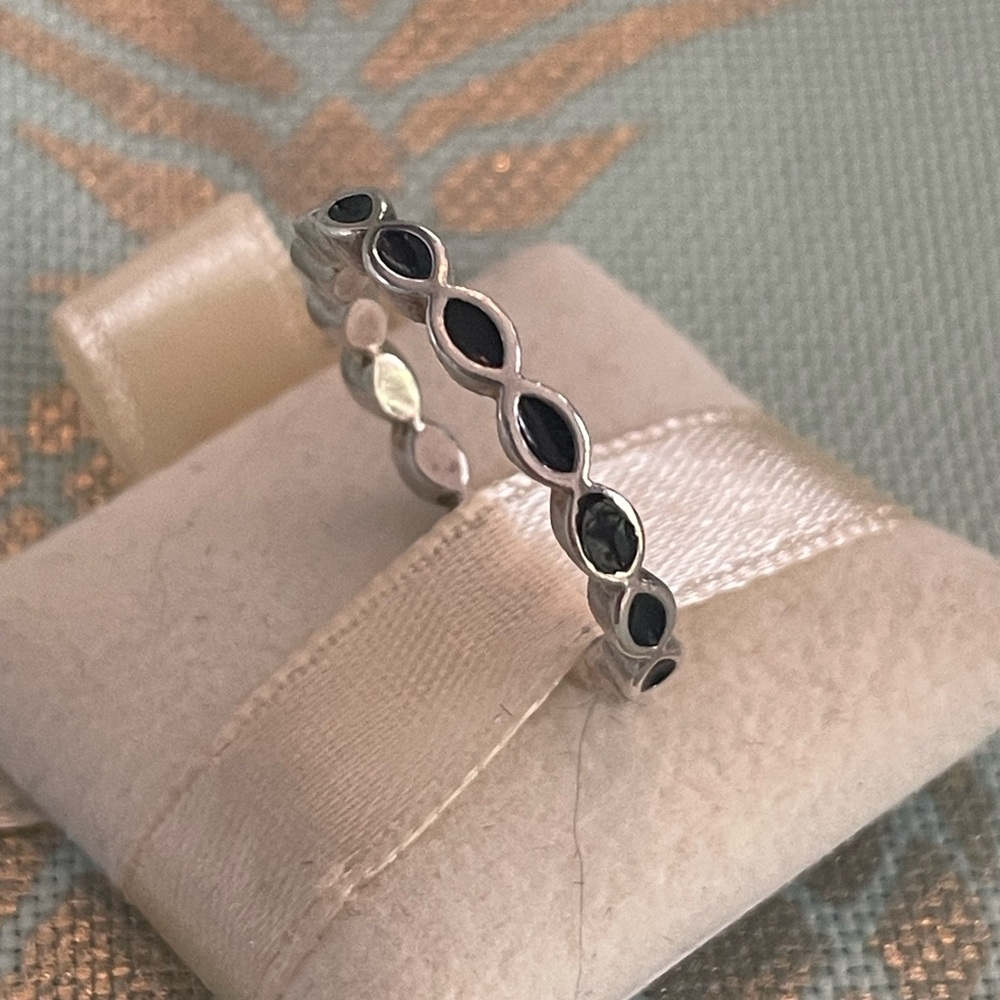 Pandora retired black enamel ring size 7